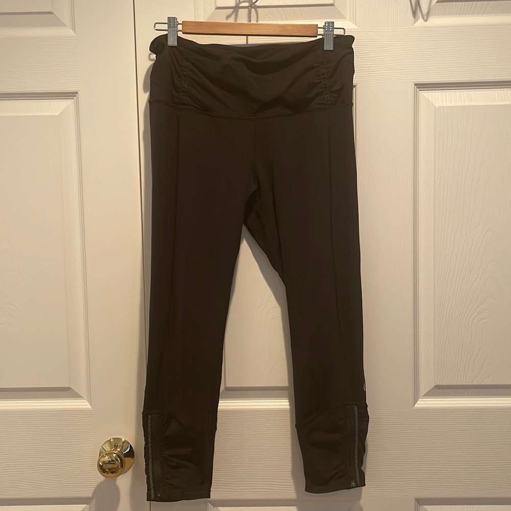 LULULEMON CROP LEGGINGS